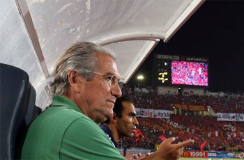 جوزيه: فرصنا في أفريقيا صعبة وفارق الأعمار يصعب الدوري والصقر أساء معاملتنا 29917-jose_32