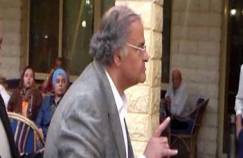 بالفيديو فضيحة.. رئيس الزمالك يكمل خطاياه ويطرد مراسلة من النادي لمجرد سؤال