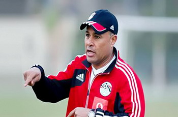 بالفيديو عبد الفتاح لحارس الزمالك : مصر لن تقف على اى شخص