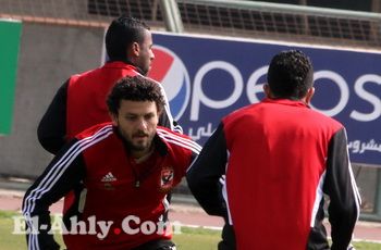 حسام غالي يحضر مران الأهلي كريستيانو رونالدو "الصغير"
