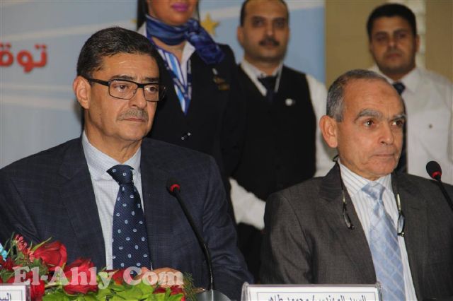 كامل زاهر: جبهات تحاربنا وتحاول