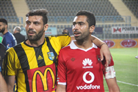 صور خروج محمد شعبان لاعب المقاولون مع أحمد فتحي ومحمد فضل