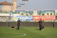 شاهد اللمسات الاخيرة لملعب المدينة الرياضية بشرم الشيخ قبل مباراة الاهلى والمصري