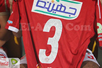 فودافون تضع صور مشجعي الأهلي في مدرجات ملعب برج العرب