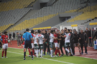 صور مشادة لاعبي الأهلي والمصري في نهاية المباراة