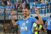 إحتفالات جمهور الفيصلي الأردني مع اللاعبين بعد الفوز على الأهلي