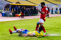 صور إسلام محارب وضغط على لاعب الإسماعيلي قبل هدف وليد سليمان
