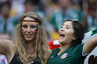 صور حزن الجمهور الألماني وفرحة مكسيكية في منافسات كأس العالم