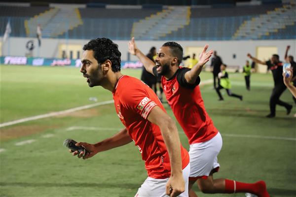 لحظات مجنونة أمام مقاعد بدلاء الأهلي قبل هدف مروان محسن في انبي