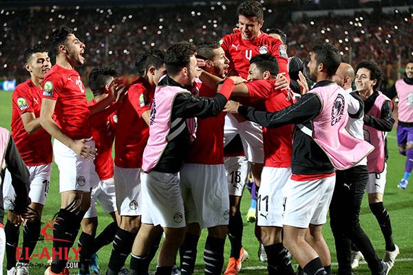 احتفالات هيستيرية للاعبي المنتخب المصري بعد التأهل لأولمبياد طوكيو