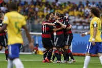 شاهد صور هزيمة البرازيل القياسية امام البرازيل 