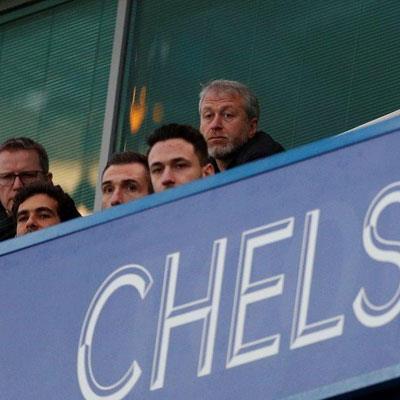 تقارير - تجميد أملاك أبراموفيتش ومنع تشيلسي من بيع التذاكر والمنتجات في النادي